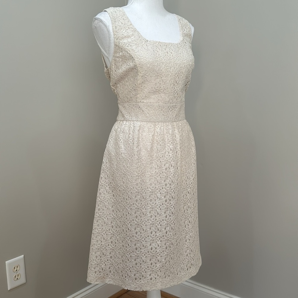 Off-White Lace Midi Sleeveless Dress with Wide-U Neckline and Banded Waistline - Picture 3 of 8